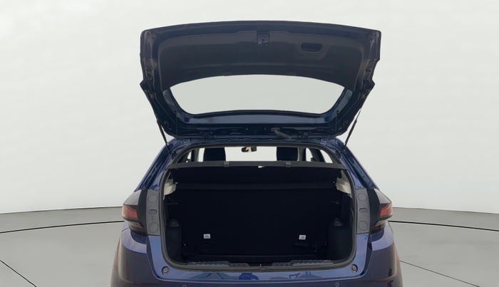 2024 Tata ALTROZ XM PLUS PETROL, Petrol, Manual, 8,236 km, Boot Door Open