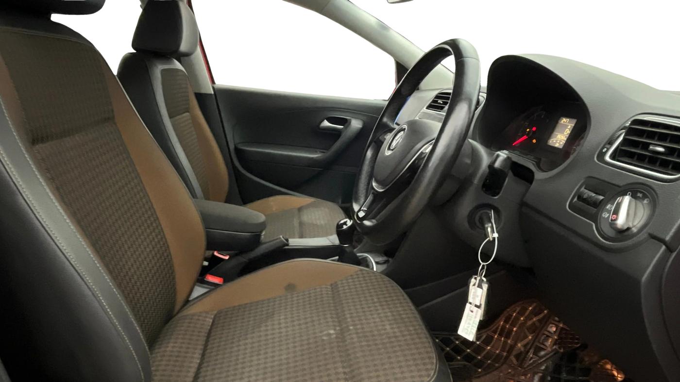 2018 Volkswagen Polo HIGHLINE PLUS 1.0 16 ALLOY, Petrol, Manual, 39,119 km, Right Side Front Door Cabin