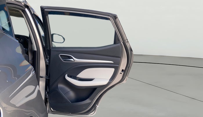 2022 MG ASTOR SMART 1.5 CVT, Petrol, Automatic, 18,352 km, RHS Rear Door