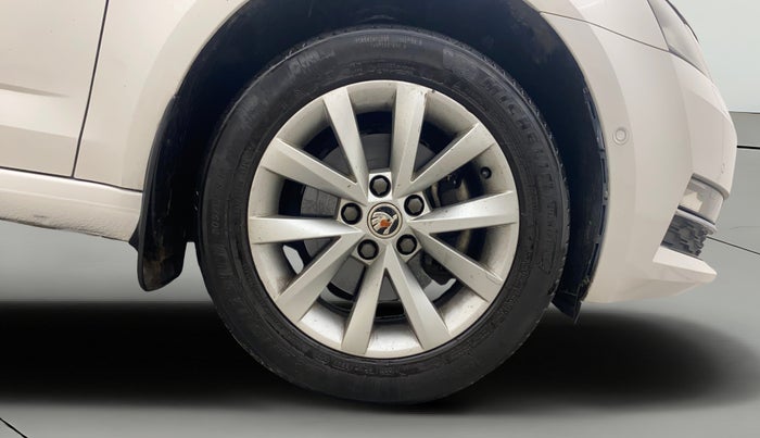 2017 Skoda Octavia 2.0 TDI L&K AT, Diesel, Automatic, 69,518 km, Right Front Wheel