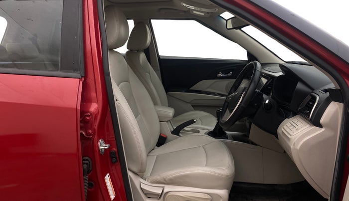 2021 Mahindra XUV300 W8 (O) 1.2 PETROL, Petrol, Manual, 42,423 km, Right Side Front Door Cabin