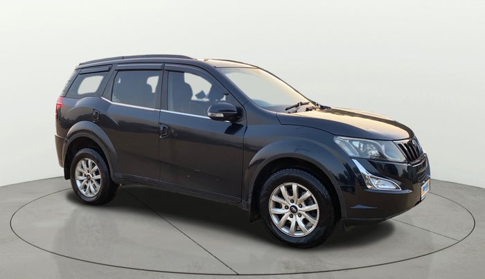 2016 Mahindra XUV500 W8, Diesel, Manual, 83,424 km, Right Front Diagonal