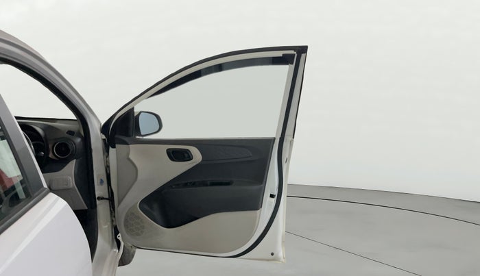 2020 Hyundai AURA S 1.2, Petrol, Manual, 30,759 km, RHS Front Door