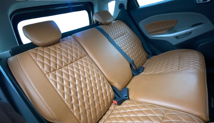 2017 Ford Ecosport TITANIUM 1.5L PETROL AT, Petrol, Automatic, 1,14,990 km, Right Side Rear Door Cabin