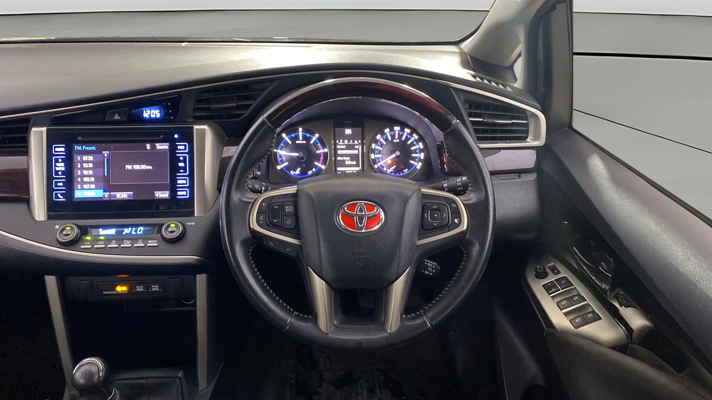2018 Toyota Innova Crysta 2.4 VX 7 STR, Diesel, Manual, 37,949 km, Steering Wheel Close Up