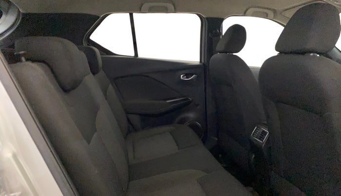 2019 Nissan Kicks XL 1.5, Petrol, Manual, 81,189 km, Right Side Rear Door Cabin