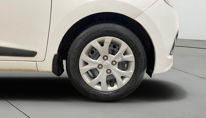 2014 Hyundai Grand i10 SPORTZ AT 1.2 KAPPA VTVT, Petrol, Automatic, 44,880 km, Right Front Wheel