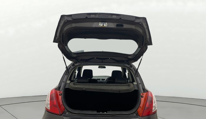 2015 Maruti Swift VXI, Petrol, Manual, 1,00,670 km, Boot Door Open