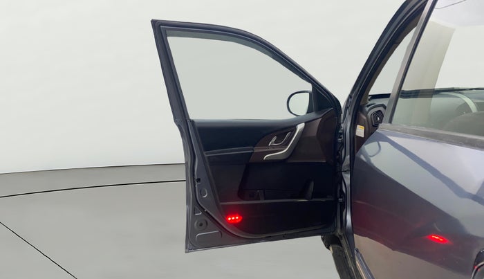 2014 Mahindra XUV500 W8, Diesel, Manual, 71,221 km, LHS Front Door