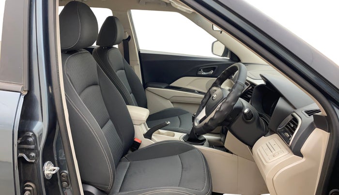 2019 Mahindra XUV300 W8 1.5 DIESEL, Diesel, Manual, 48,852 km, Right Side Front Door Cabin