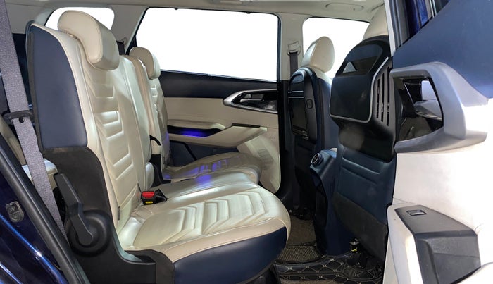 2022 KIA CARENS LUXURY PLUS 1.4 PETROL 7 STR, Petrol, Manual, 28,087 km, Right Side Rear Door Cabin