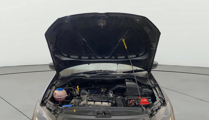 2014 Volkswagen Polo HIGHLINE1.2L, Petrol, Manual, 71,135 km, Open Bonet