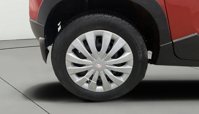2015 Mahindra Kuv100 K6 5 STR, Petrol, Manual, 65,767 km, Right Rear Wheel
