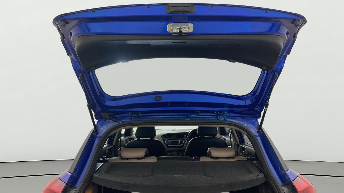 2015 Hyundai Elite i20 ASTA 1.2, Petrol, Manual, 1,27,498 km, Boot Door Open