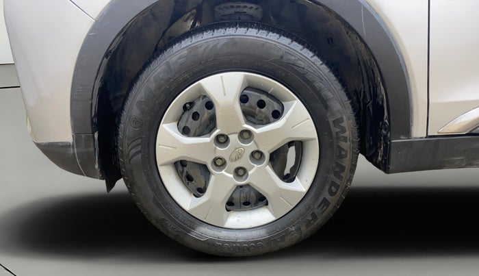2019 Mahindra XUV300 W6 1.2 PETROL, Petrol, Manual, 36,925 km, Left Front Wheel