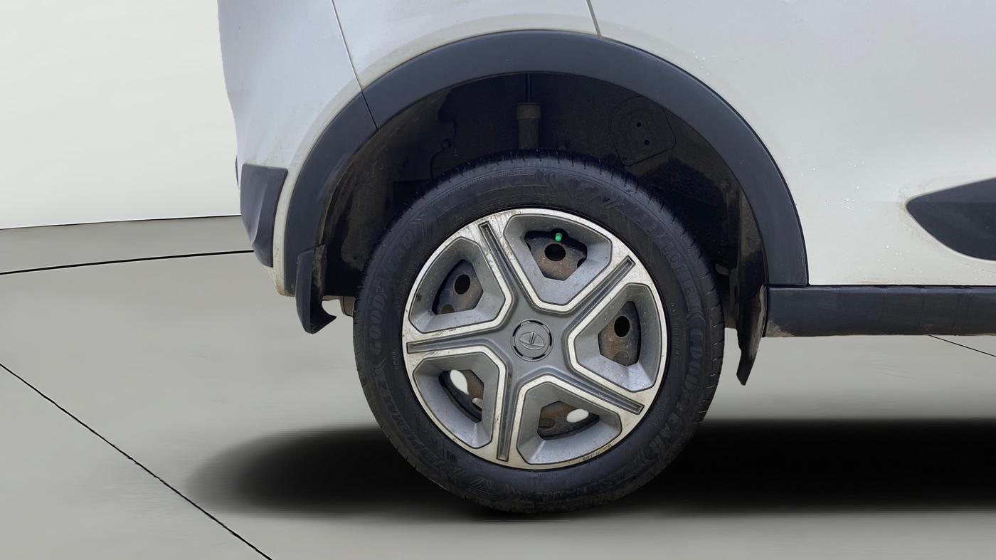 2018 Tata NEXON XM PETROL, Petrol, Manual, 42,094 km, Right Rear Wheel
