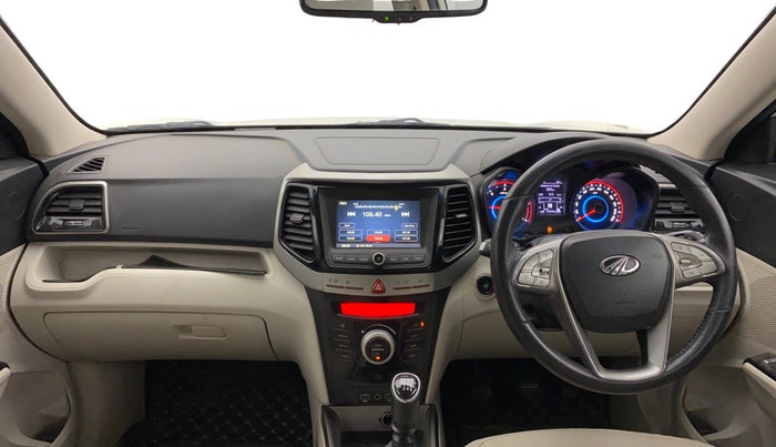 2022 Mahindra XUV300 W8 (O) 1.5 DIESEL, Diesel, Manual, 53,875 km, Dashboard