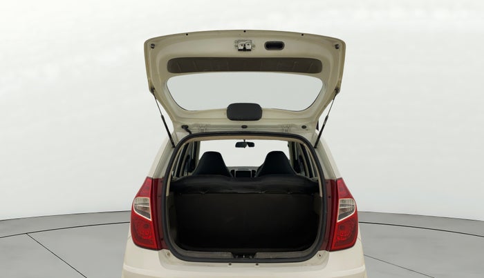 2013 Hyundai i10 MAGNA 1.1, Petrol, Manual, 1,02,588 km, Boot Door Open