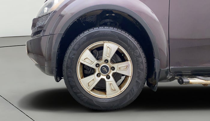 2014 Mahindra XUV500 W8, Diesel, Manual, 83,252 km, Left Front Wheel