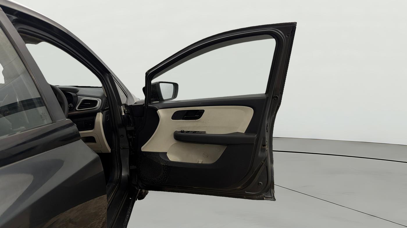 2021 Tata ALTROZ XT PETROL, Petrol, Manual, 92,863 km, RHS Front Door