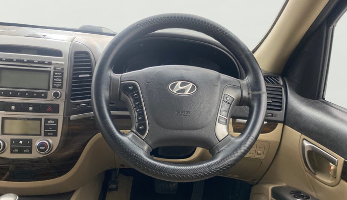 2013 Hyundai Santa Fe 4 WD AT, Diesel, Automatic, 1,22,204 km, Steering Wheel Close Up
