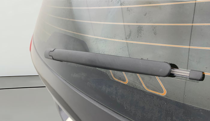 2017 Ford New Figo TITANIUM 1.2 PETROL MT, Petrol, Manual, 73,881 km, Rear Wiper