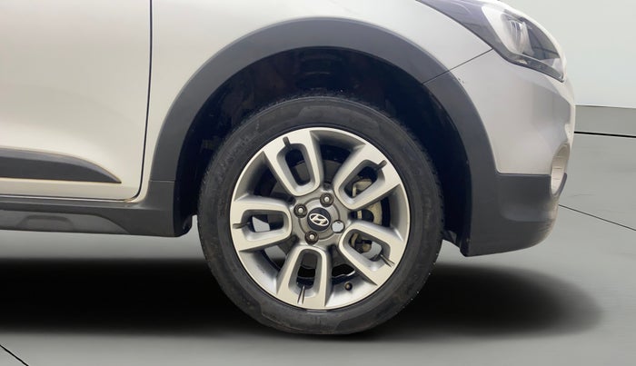 2018 Hyundai i20 Active 1.2 SX, Petrol, Manual, 18,544 km, Right Front Wheel