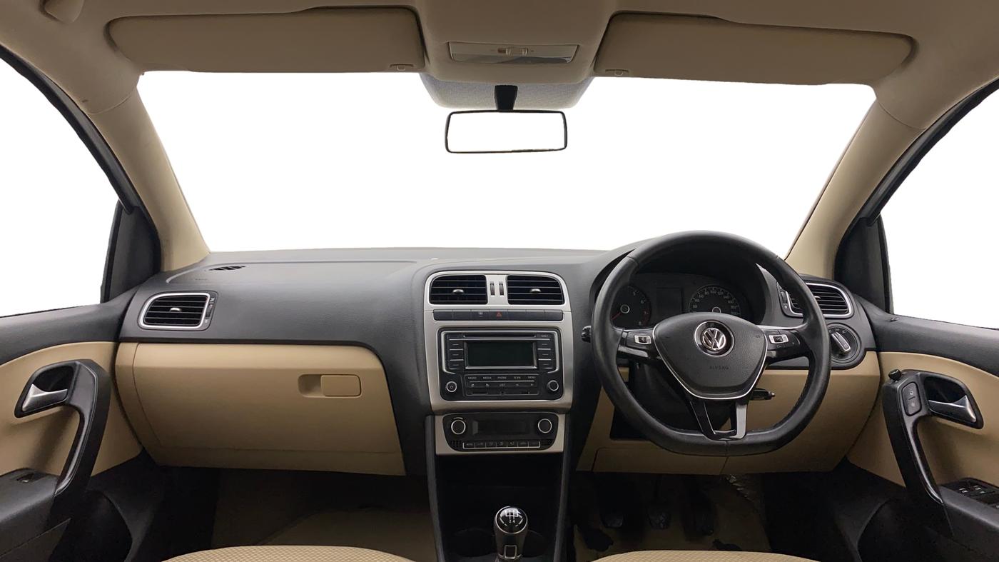 2015 Volkswagen Polo HIGHLINE1.2L, Petrol, Manual, 63,107 km, Dashboard