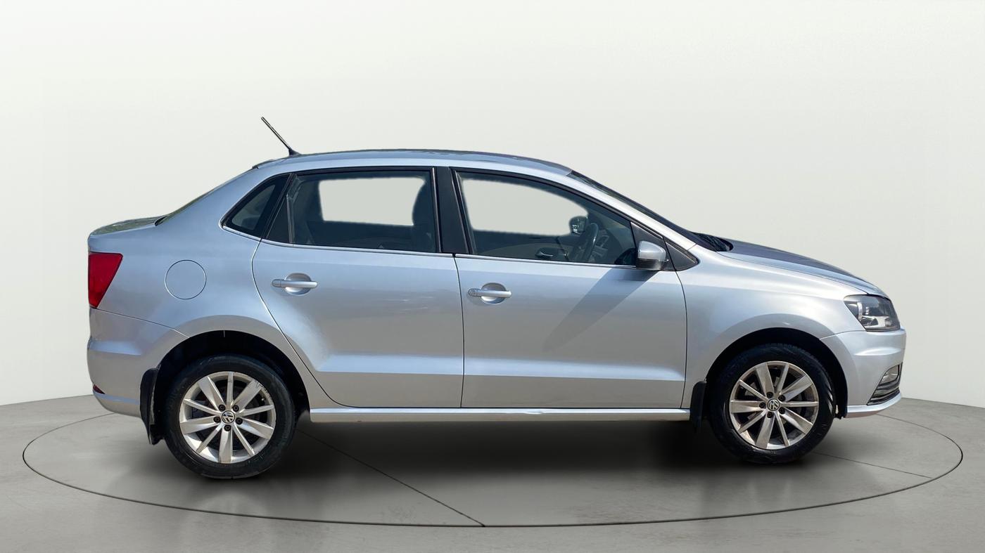 2017 Volkswagen Ameo HIGHLINE PLUS 1.5L AT 16 ALLOY, Diesel, Automatic, 1,06,109 km, Right Side View