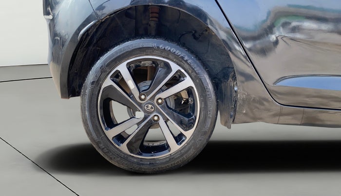 2021 Tata ALTROZ XZ PLUS PETROL DARK EDITION, Petrol, Manual, 40,036 km, Right Rear Wheel