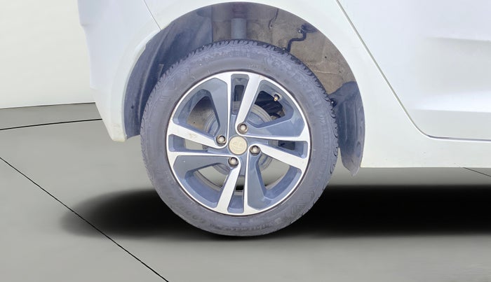 2023 Tata ALTROZ XZ CNG, CNG, Manual, 37,900 km, Right Rear Wheel