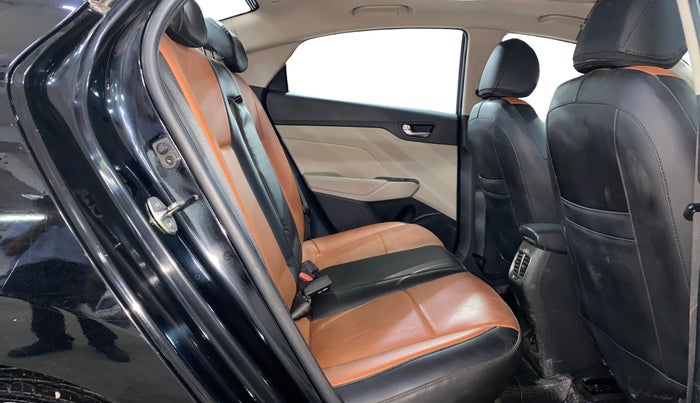 2018 Hyundai Verna 1.6 SX (O) CRDI MT, Diesel, Manual, 85,205 km, Right Side Rear Door Cabin