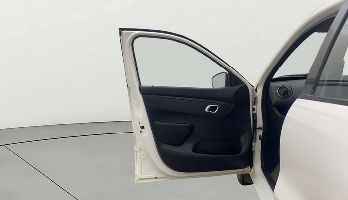 2019 Renault Kwid RXT 1.0 AMT (O), Petrol, Automatic, 60,127 km, LHS Front Door