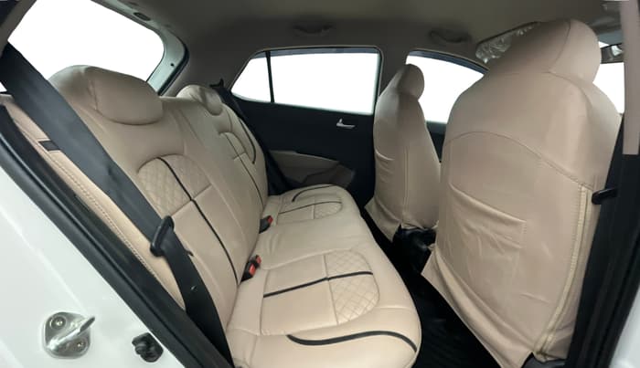 2015 Hyundai Grand i10 SPORTZ 1.2 KAPPA VTVT, Petrol, Manual, 17,282 km, Right Side Rear Door Cabin