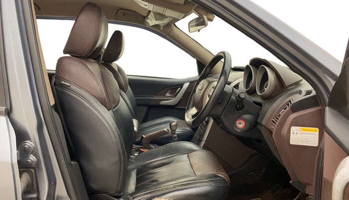 2014 Mahindra XUV500 W8, Diesel, Manual, 77,260 km, Right Side Front Door Cabin