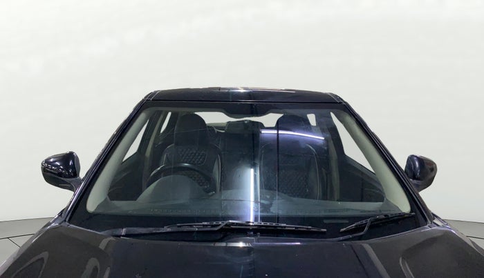 2022 Mahindra XUV300 W4 1.2 PETROL, Petrol, Manual, 26,197 km, Front Windshield