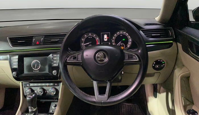 2016 Skoda Superb L&K 1.8 TSI AT, Petrol, Automatic, 28,278 km, Steering Wheel Close Up