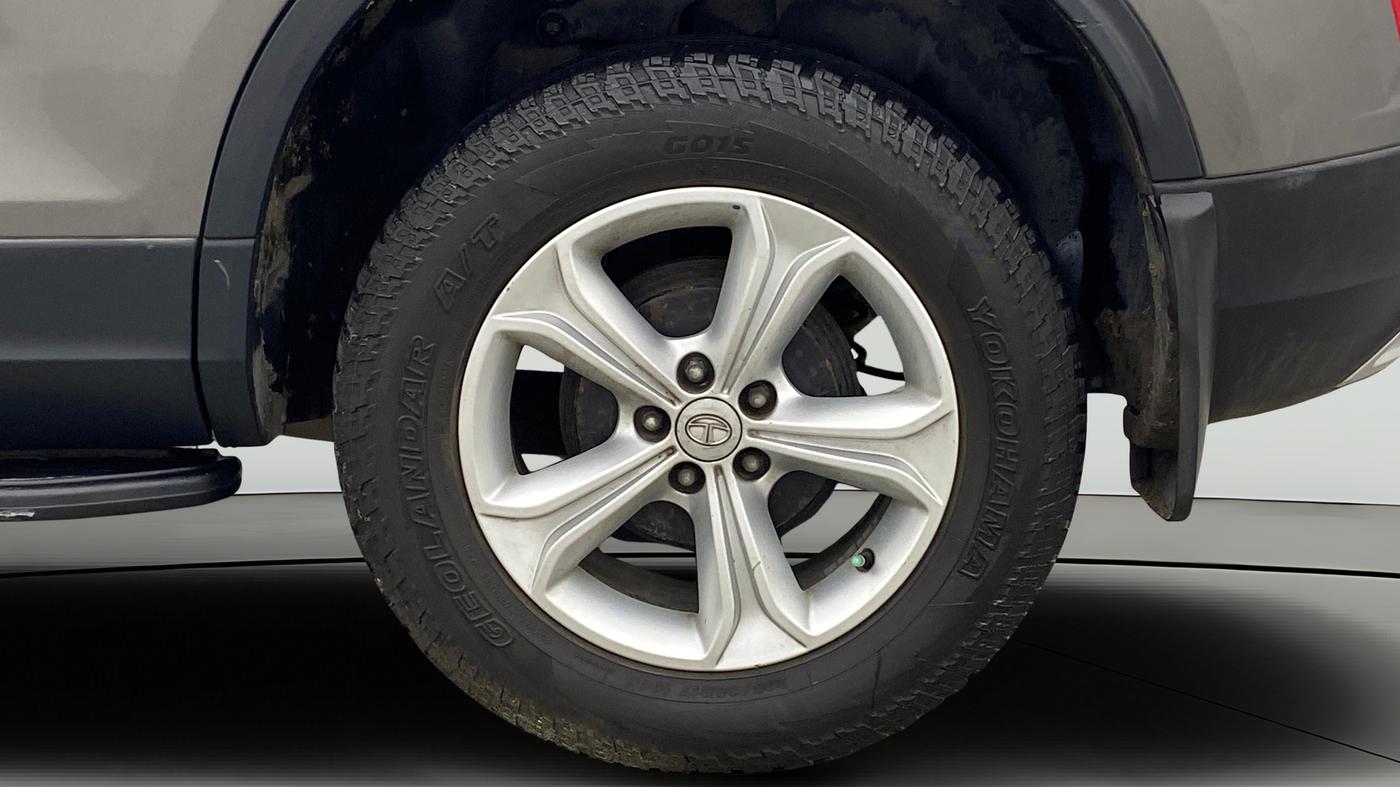 2019 Tata Harrier XZ 2.0L, Diesel, Manual, 99,169 km, Left Rear Wheel
