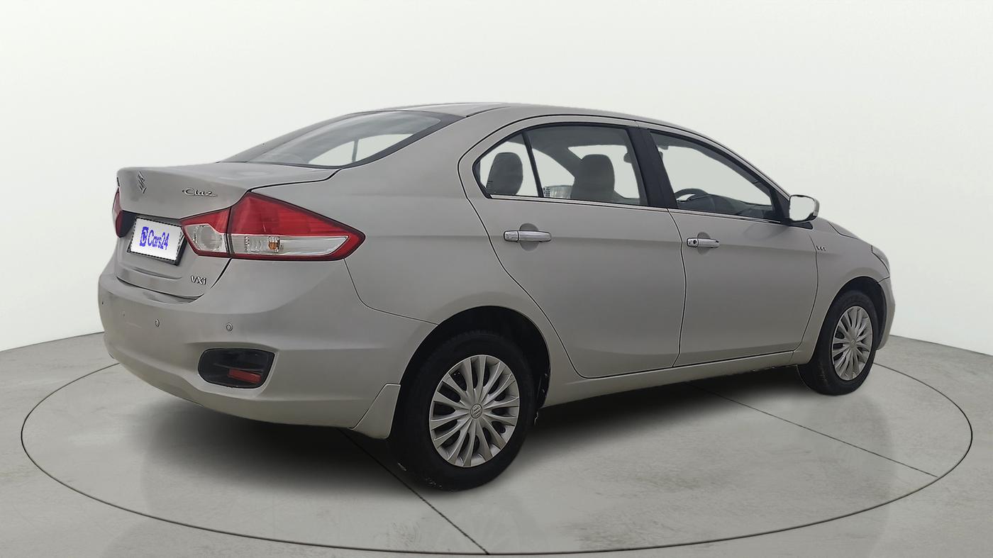2016 Maruti Ciaz VXI, Petrol, Manual, 400 km, Right Back Diagonal