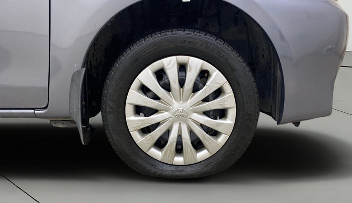 2015 Toyota Etios Liva G, Petrol, Manual, 47,064 km, Right Front Wheel