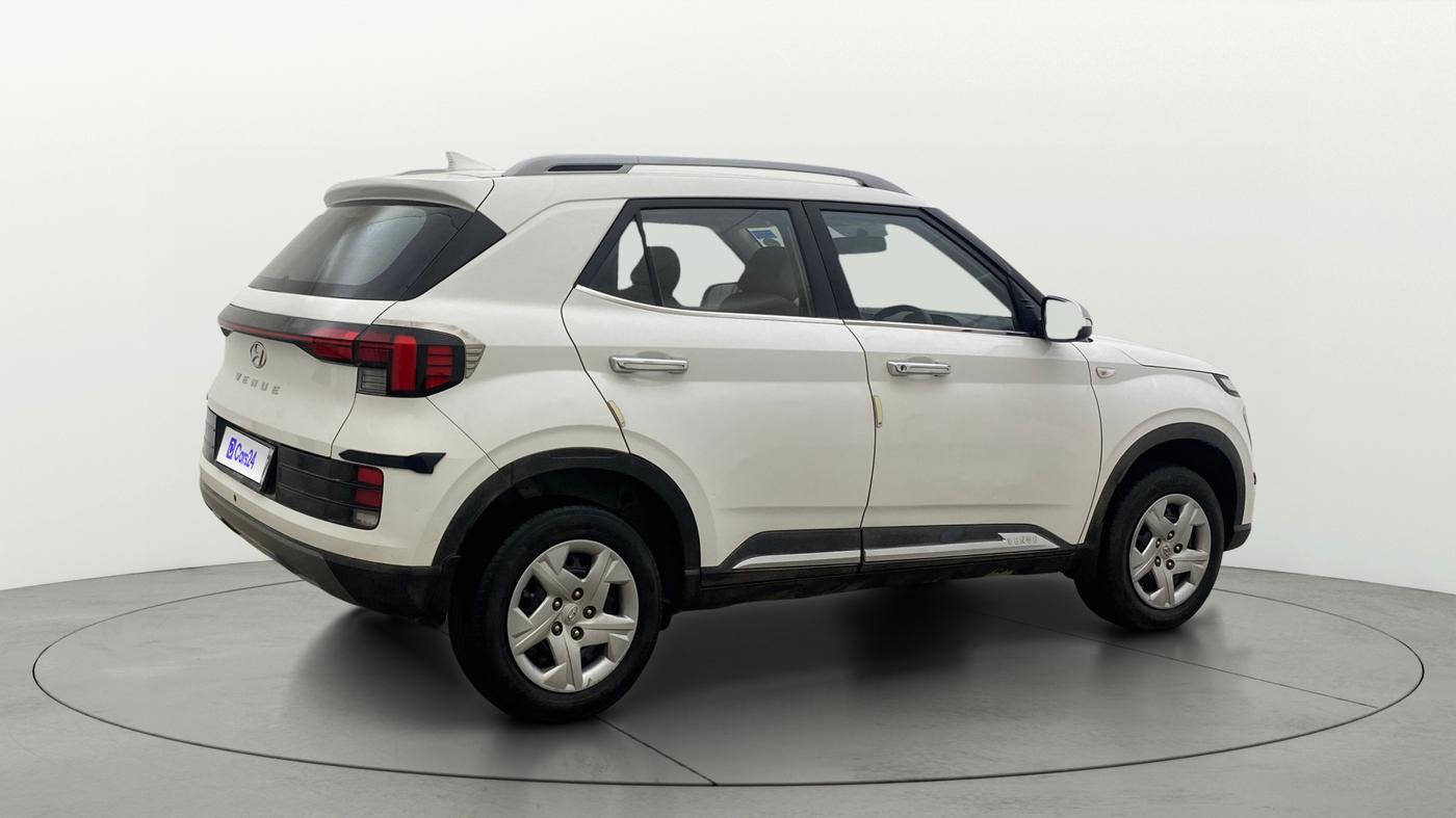 2022 Hyundai VENUE S 1.2, Petrol, Manual, 29,500 km, Right Back Diagonal