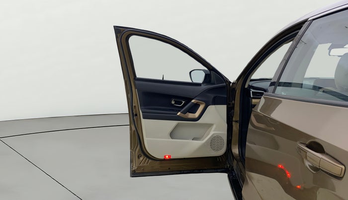 2022 Tata Harrier XZA PLUS 2.0L, Diesel, Automatic, 69,968 km, LHS Front Door