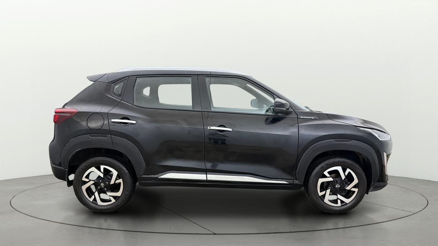 2023 Nissan MAGNITE XV PREMIUM TURBO CVT, Petrol, Automatic, 24,560 km, Right Side View
