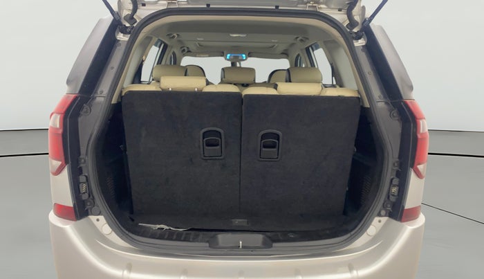 2020 Mahindra XUV500 W9, Diesel, Manual, 95,540 km, Boot Open Zoomed View