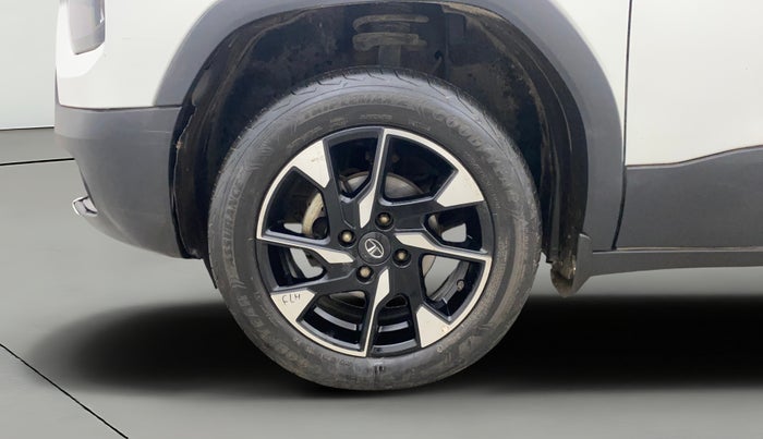 2023 Tata PUNCH ACCOMPLISHED DAZZLE SUNROOF CNG MT, CNG, Manual, 32,902 km, Left Front Wheel