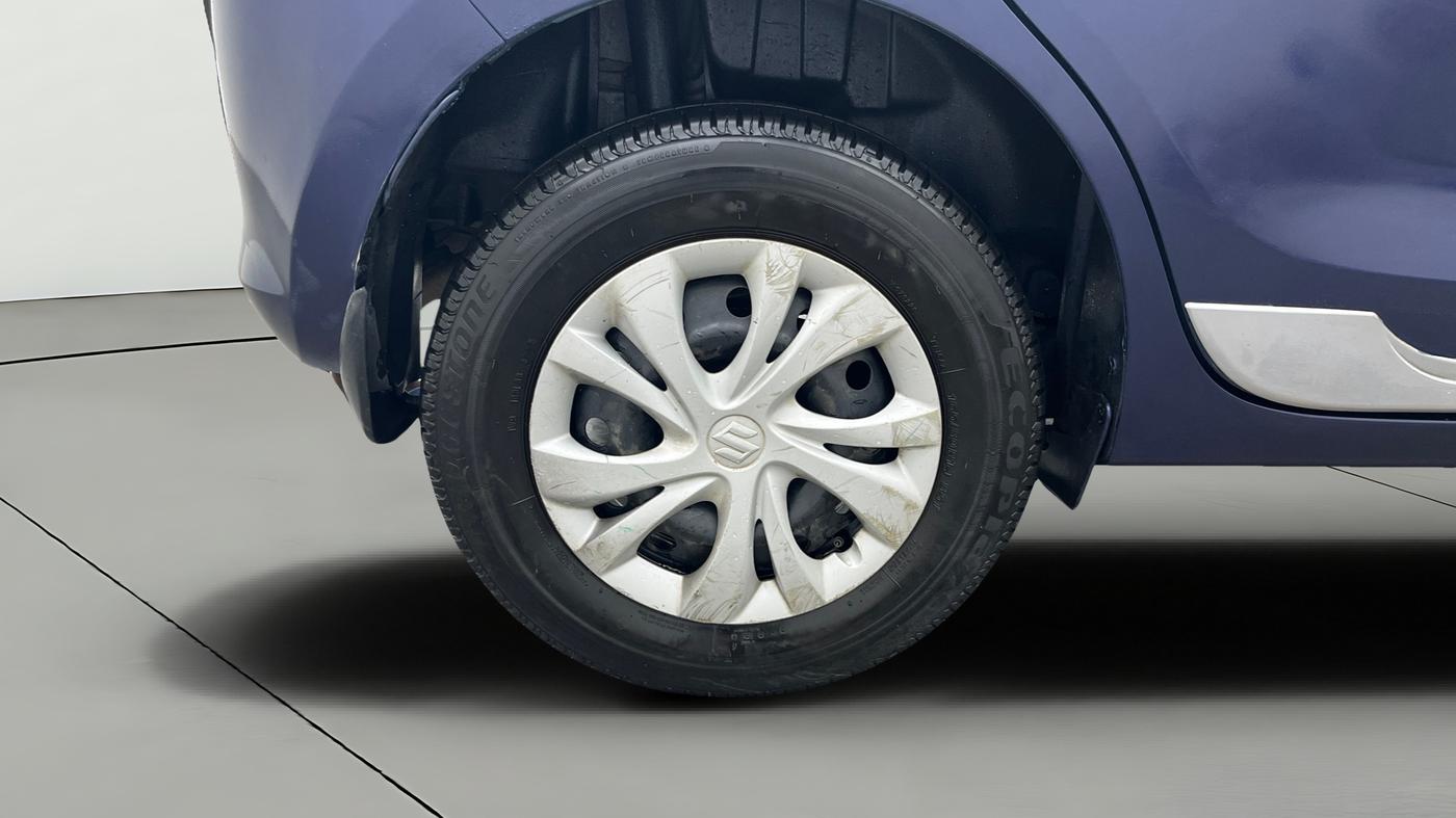 2022 Maruti Swift VXI, Petrol, Manual, 93,598 km, Right Rear Wheel