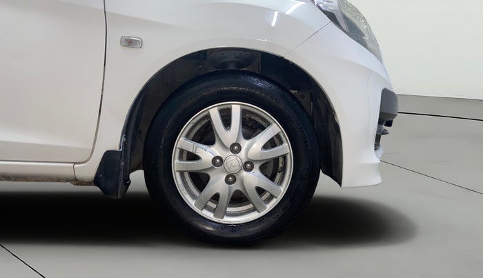 2013 Honda Brio VX AT, Petrol, Automatic, 82,613 km, Right Front Wheel