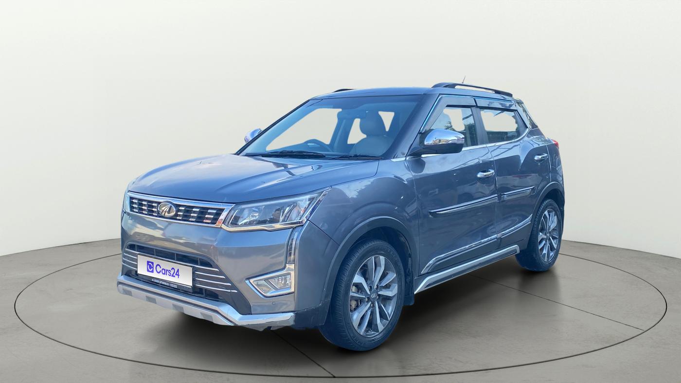 2021 Mahindra XUV300 W8 (O) 1.2 PETROL, Petrol, Manual, 47,115 km, Left Front Diagonal