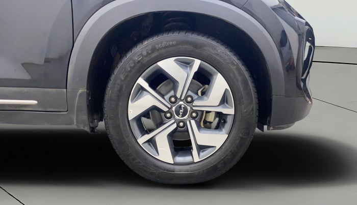 2021 KIA SONET HTX 1.5 AT, Diesel, Automatic, 65,145 km, Right Front Wheel