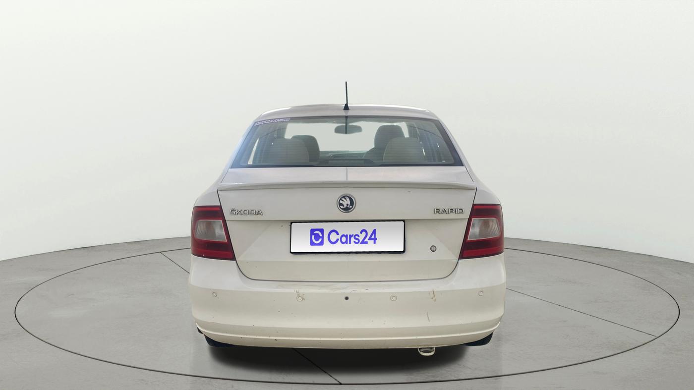 2014 Skoda Rapid AMBITION 1.6 MPI AT PLUS, Petrol, Automatic, 50,687 km, Back/Rear